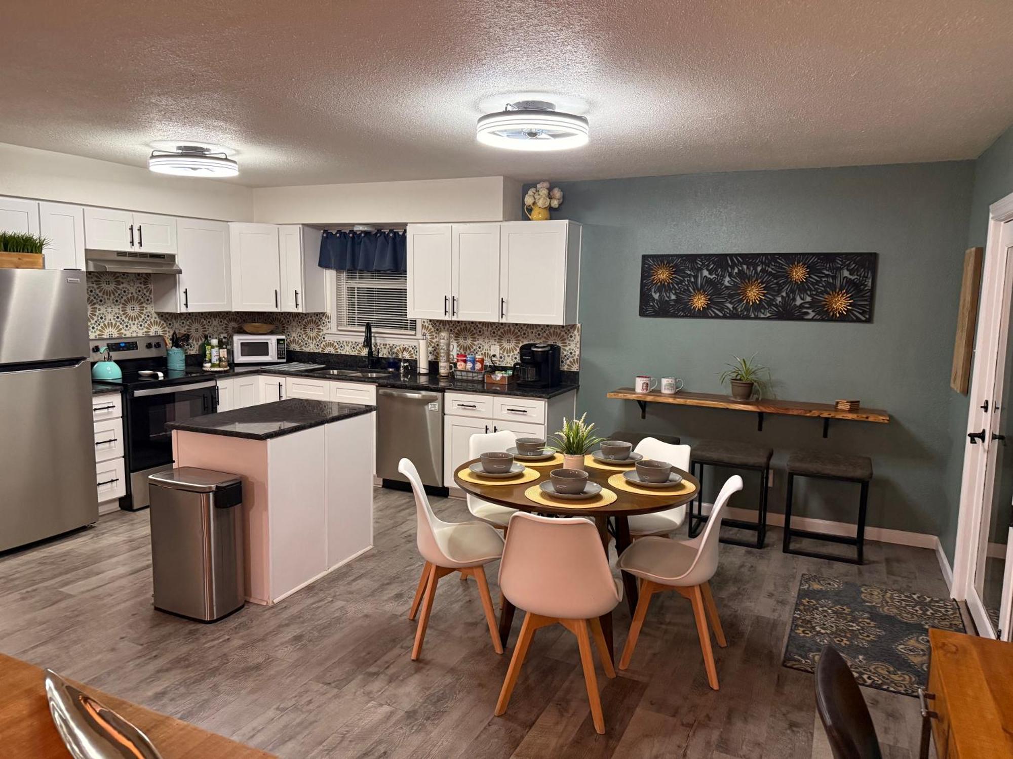 Sunrise Experience W/King Size Bed & Pet Friendly Villa Roswell Exterior photo