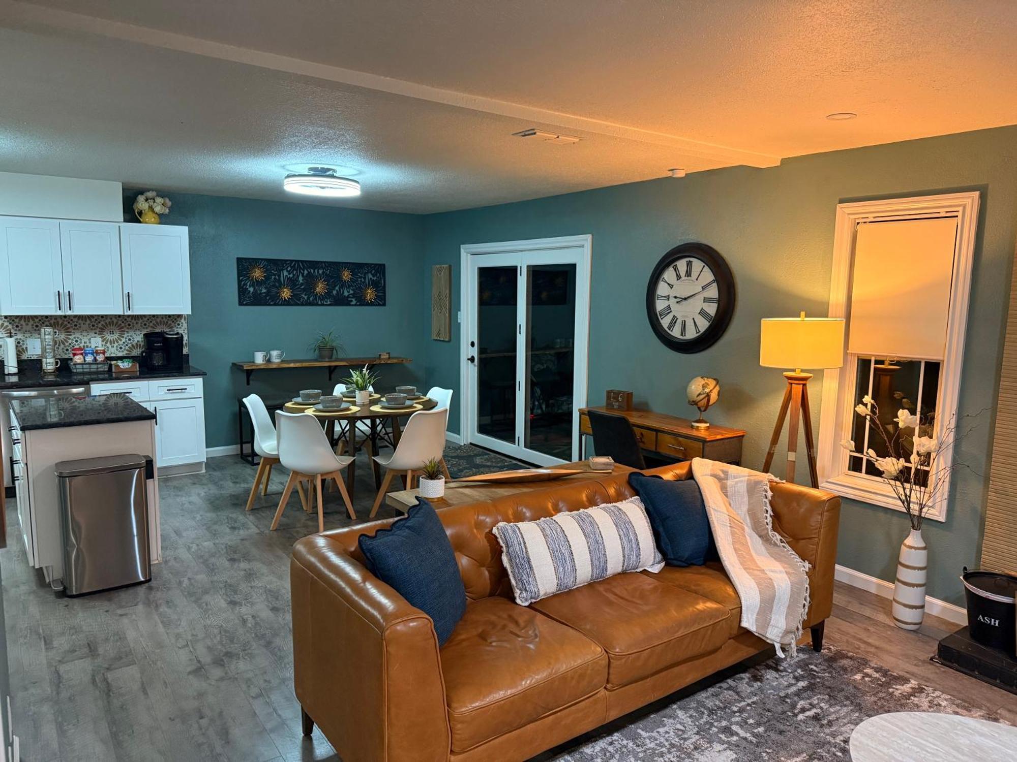 Sunrise Experience W/King Size Bed & Pet Friendly Villa Roswell Exterior photo